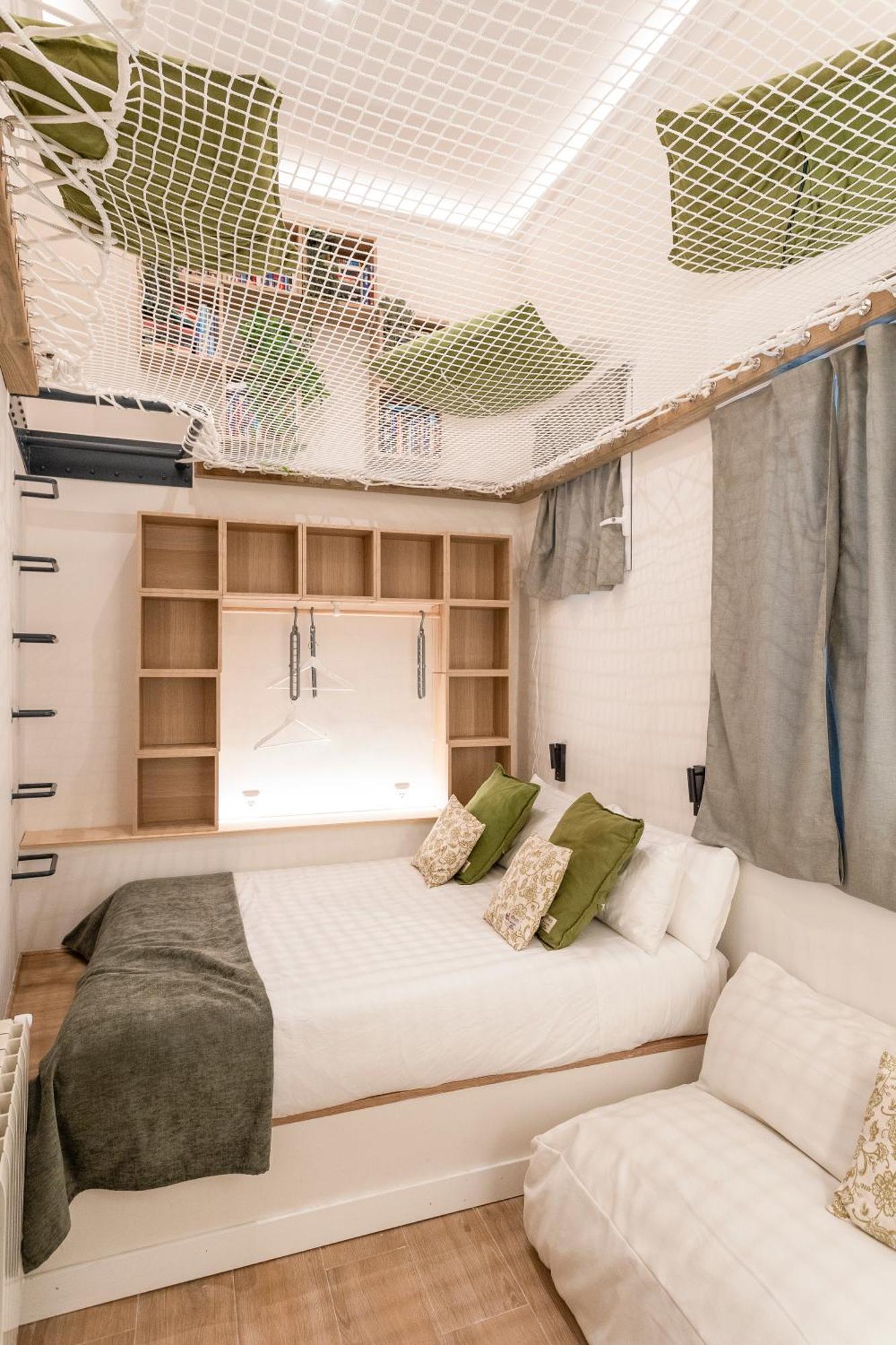 4 Bears Sharehome Madrid Esterno foto