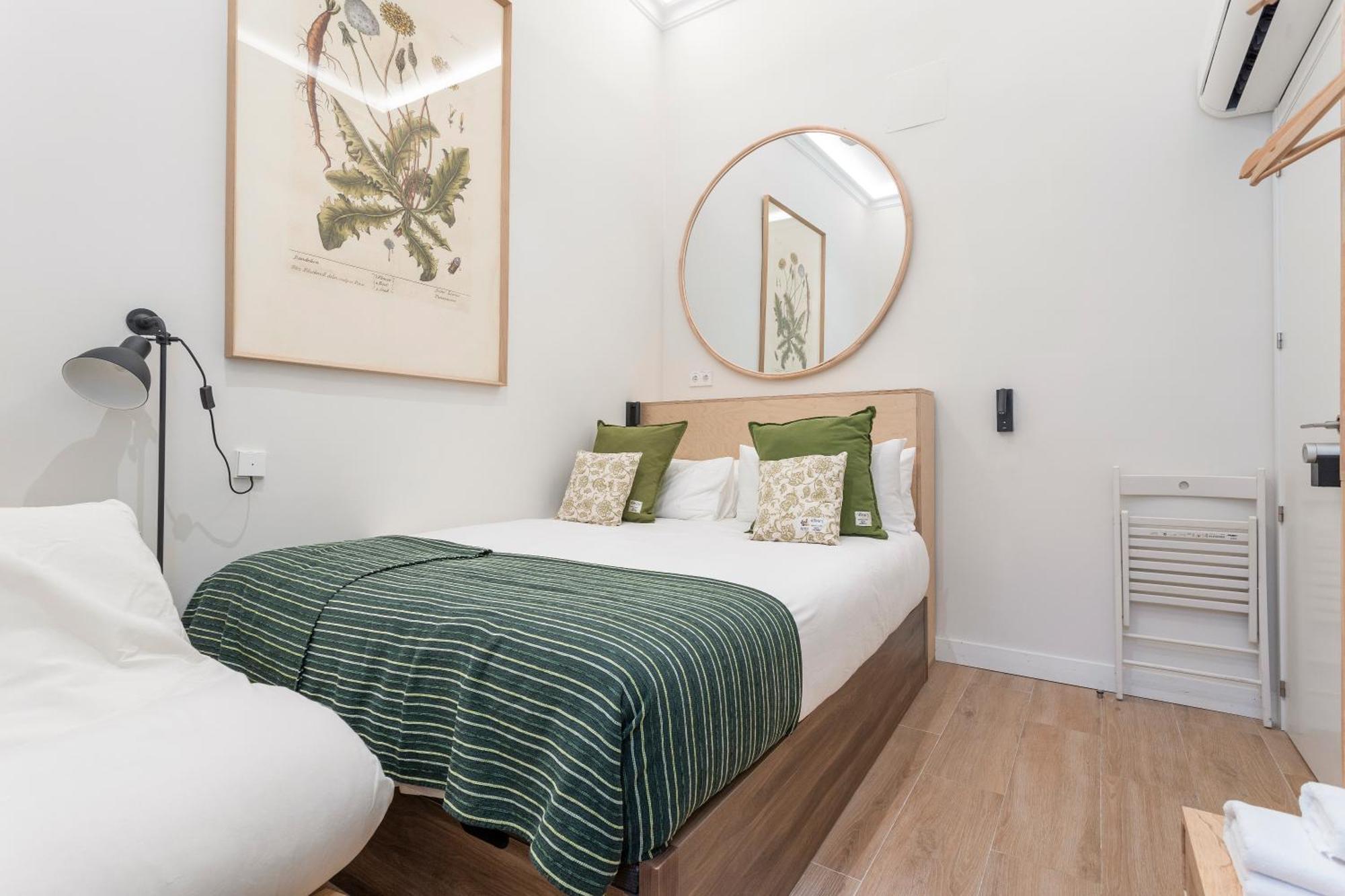 4 Bears Sharehome Madrid Esterno foto