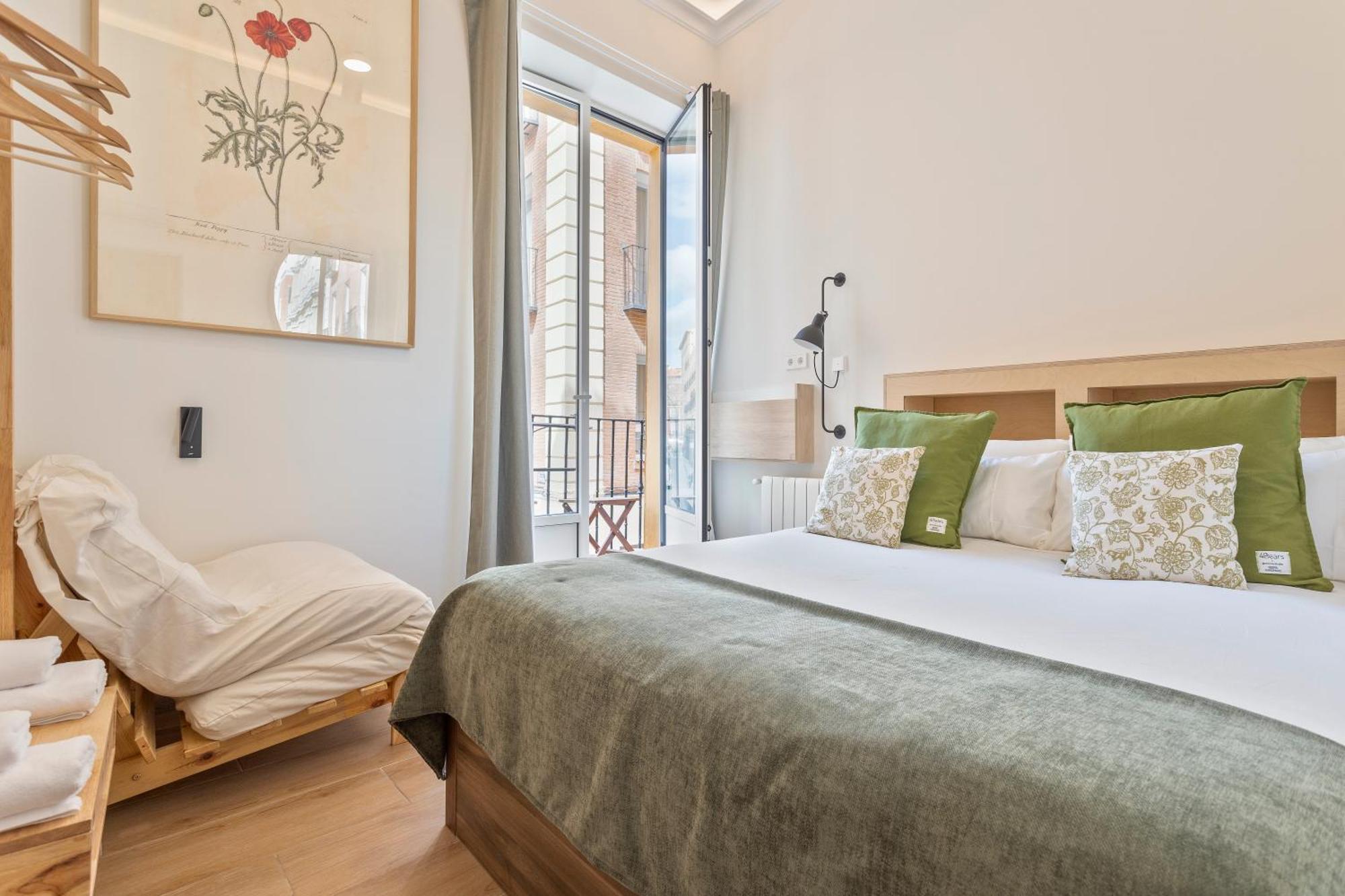 4 Bears Sharehome Madrid Esterno foto
