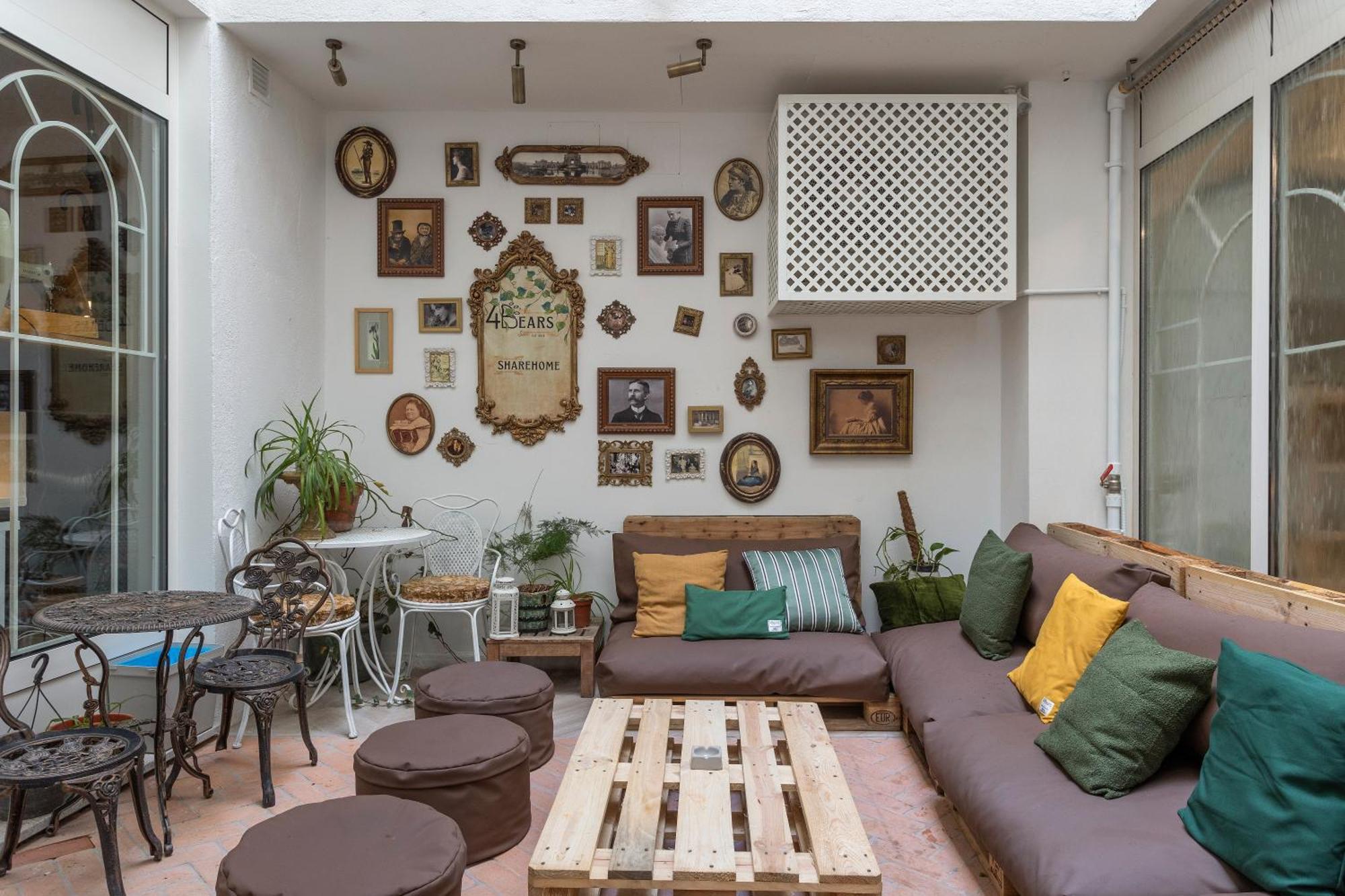 4 Bears Sharehome Madrid Esterno foto